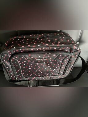 Like New-Travel bag with arm strap